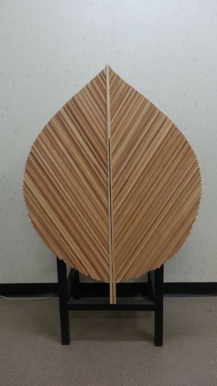 박명진 선생님의 나뭇잎 장식장